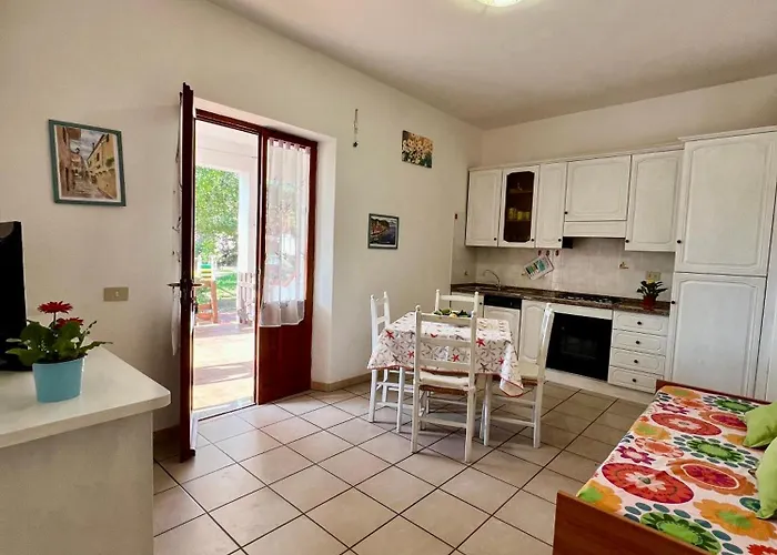 Vacanze Maestrale Apartment *