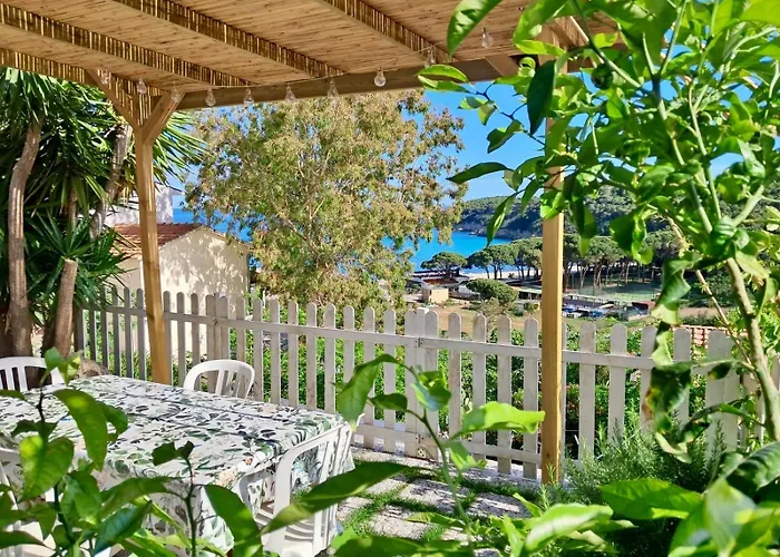 Vacanze Maestrale Apartment *